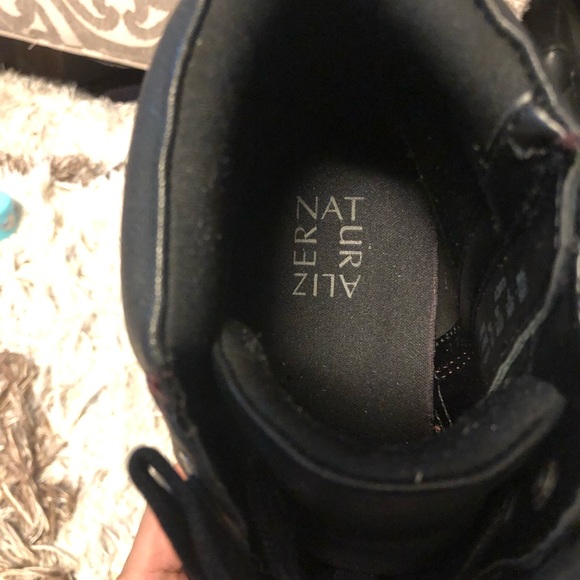 LUCY ,Naturalizer  Booties  9M - Picture 7 of 8